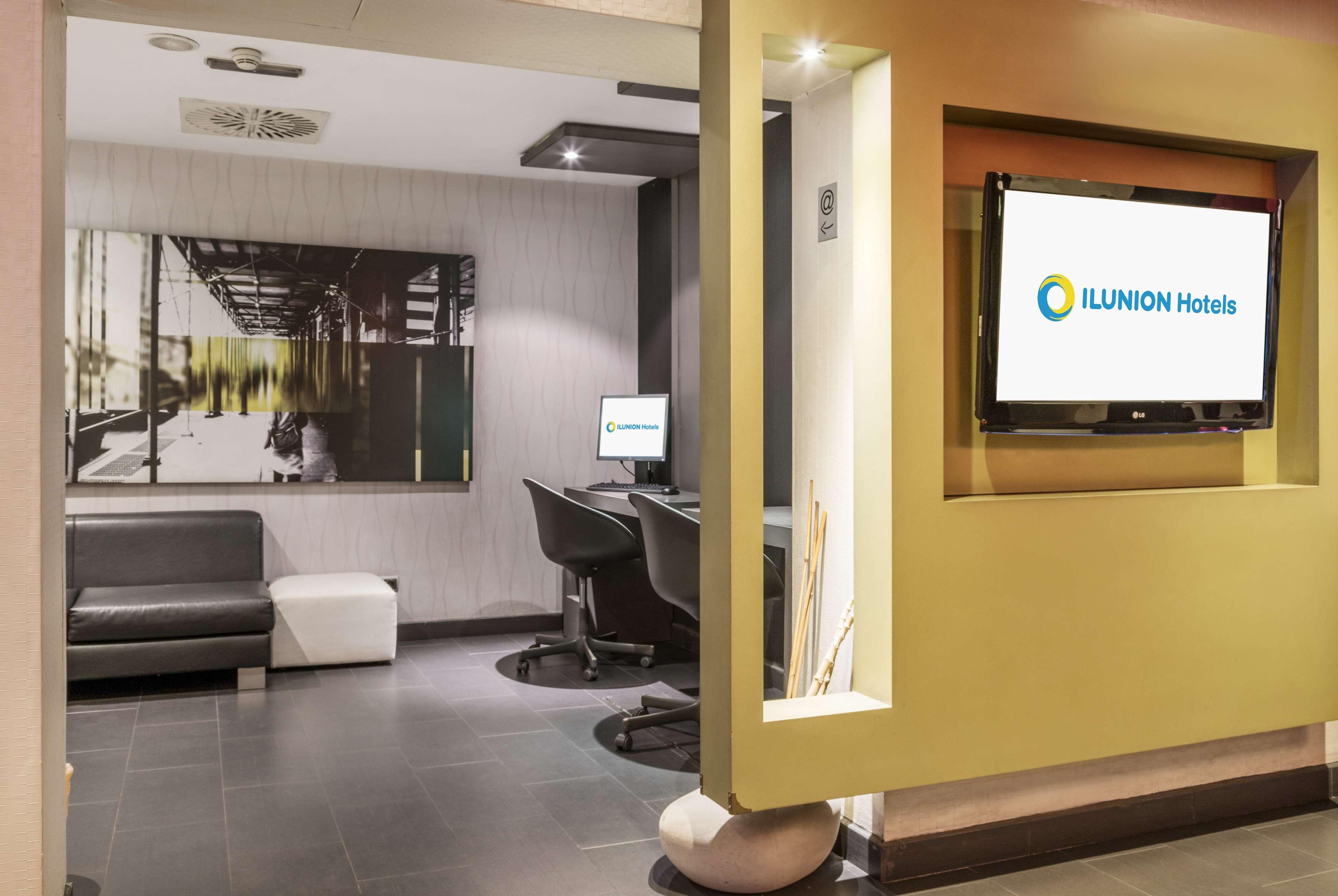 Ilunion Almirante Hotel Barcelona Bagian luar foto