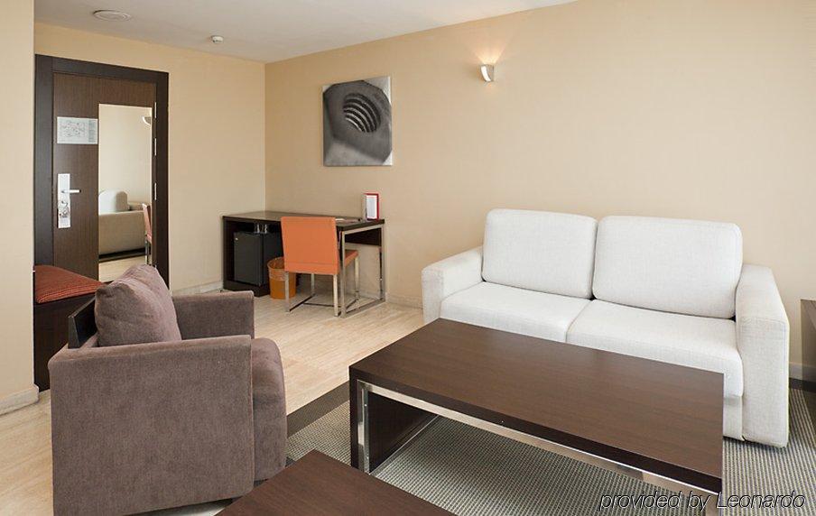 Ilunion Almirante Hotel Barcelona Ruang foto