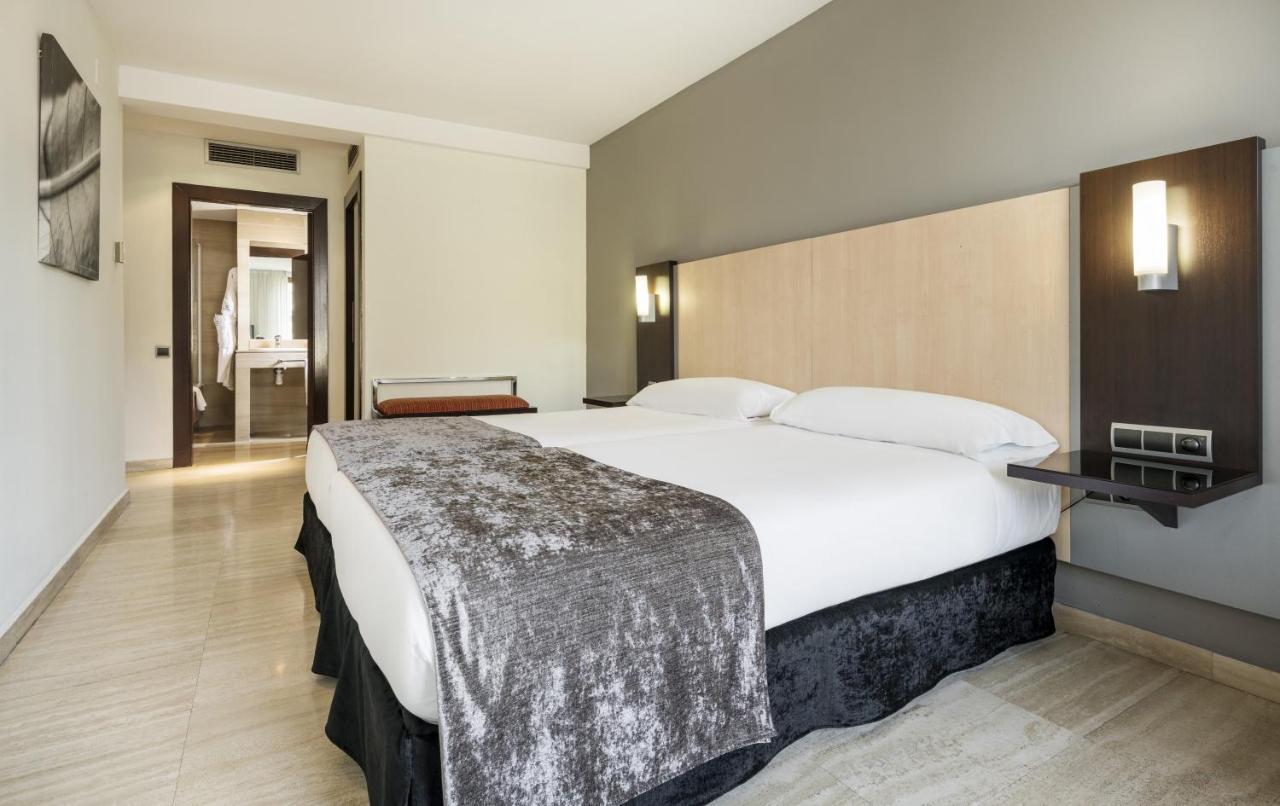 Ilunion Almirante Hotel Barcelona Bagian luar foto