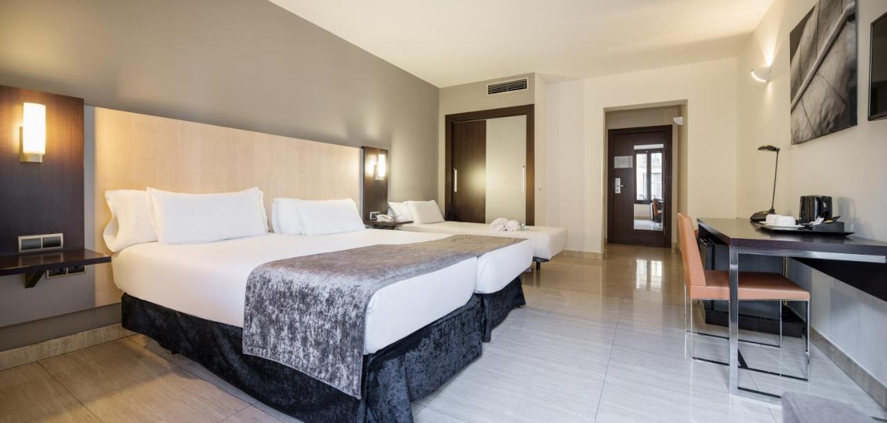 Ilunion Almirante Hotel Barcelona Bagian luar foto