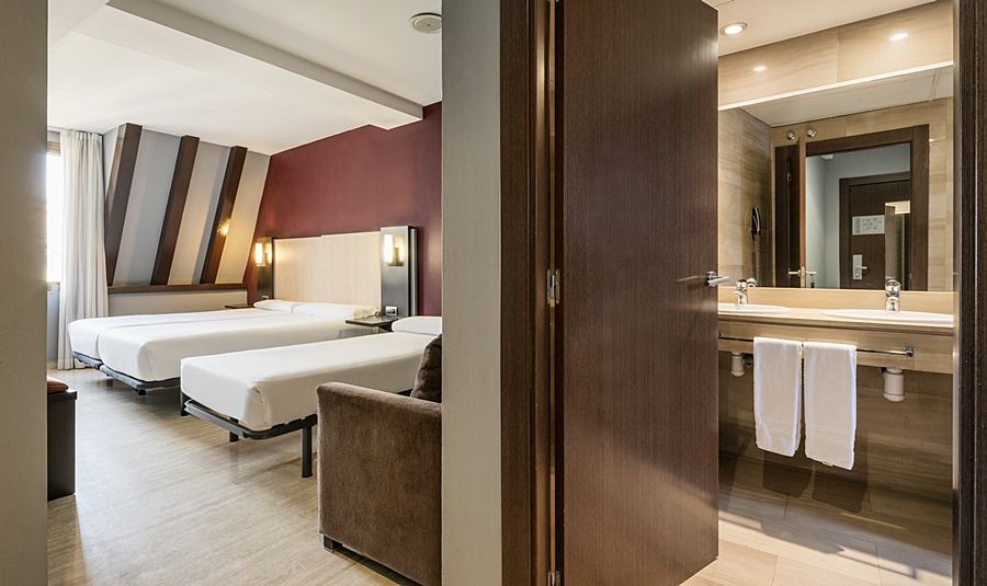 Ilunion Almirante Hotel Barcelona Bagian luar foto